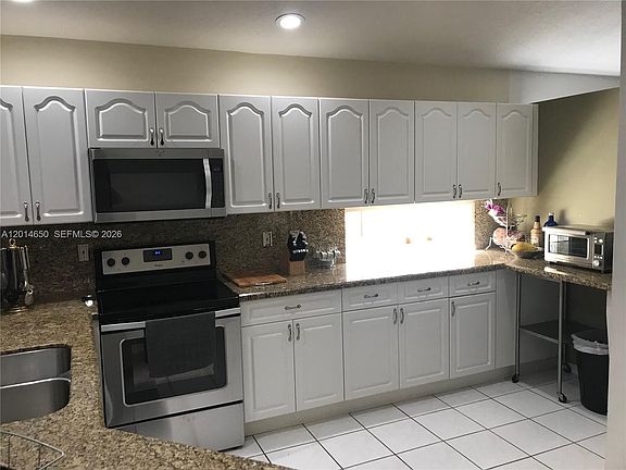 4th image of 16654 SW 103rd Ln