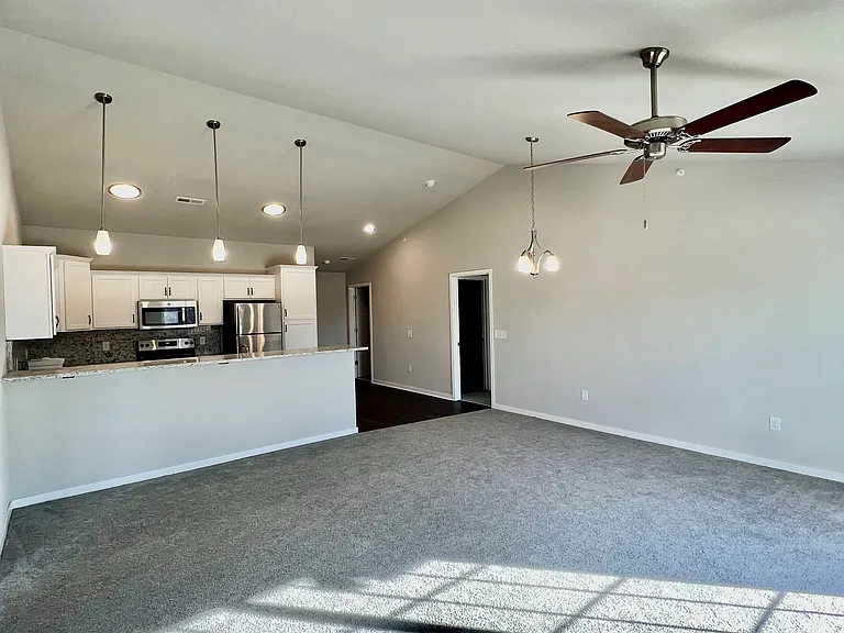 7888 S Scepter Dr — Photo 9