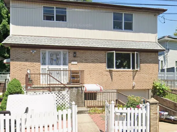 139-07 15th Ave Floor 2, Whitestone, NY 11357