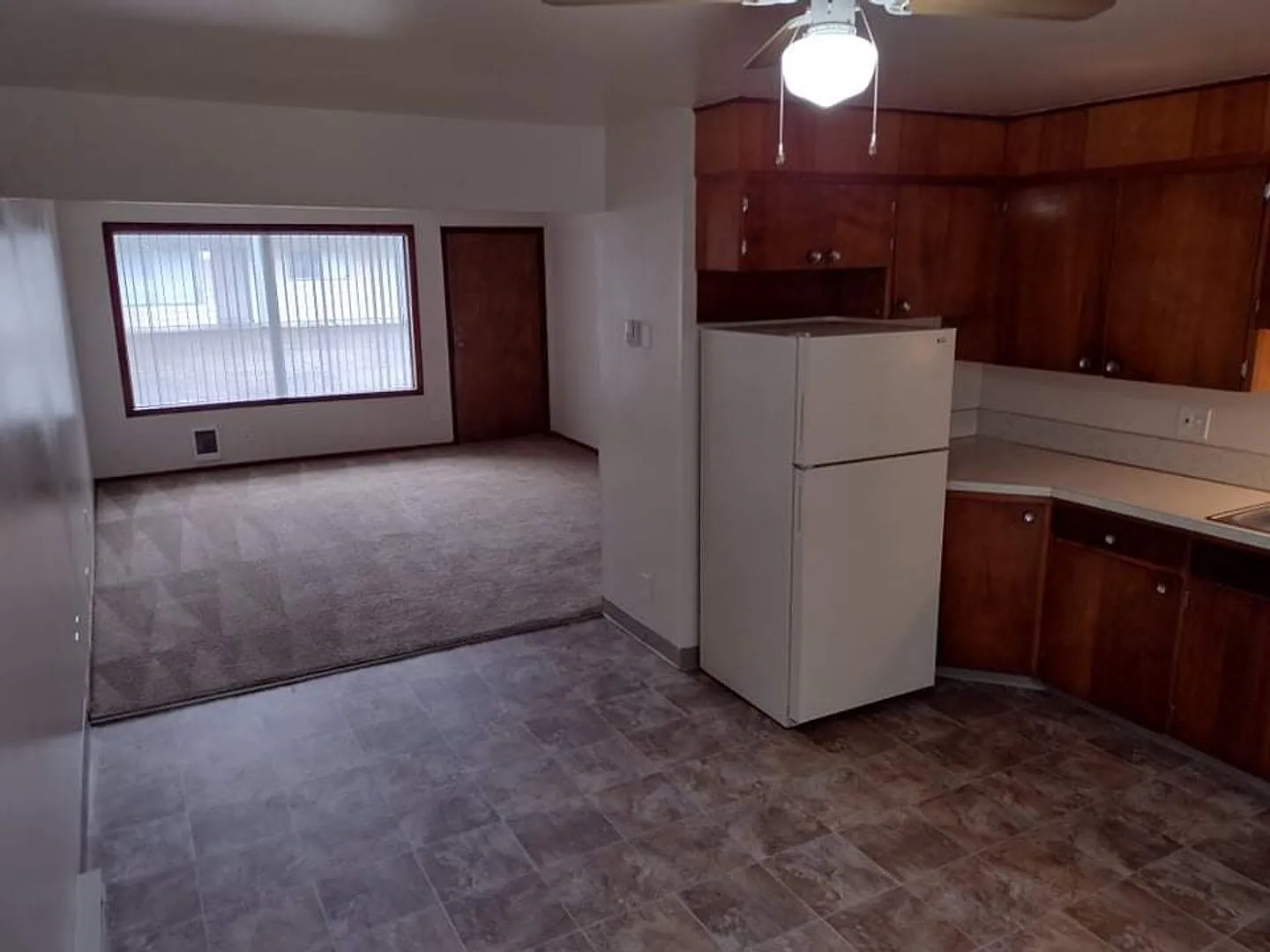 Beautiful 1 and 2 bedroom homes available near Downtown Vancouver! Beautiful Views and a great lo... — Photo 2