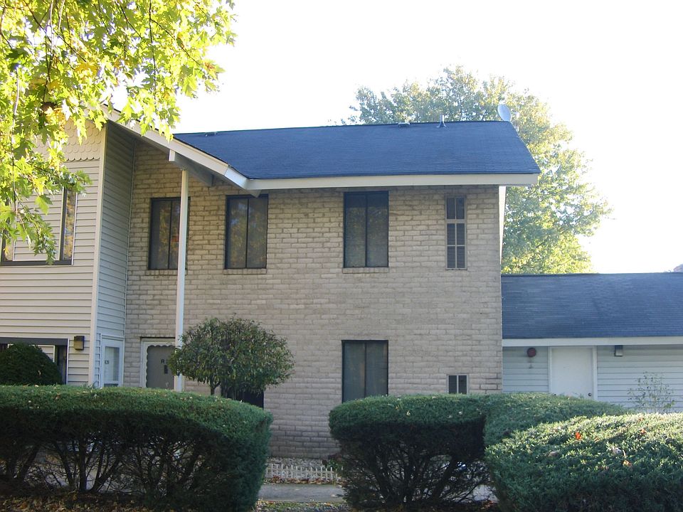 1st image of 26 Redwood Ct