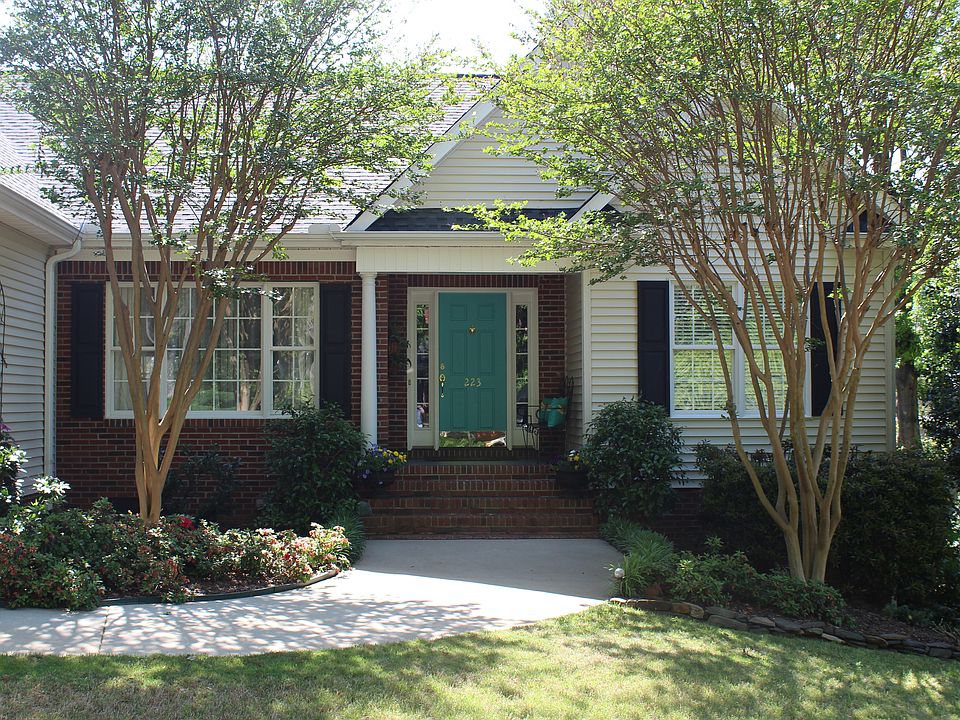1st image of 223 Donington Dr