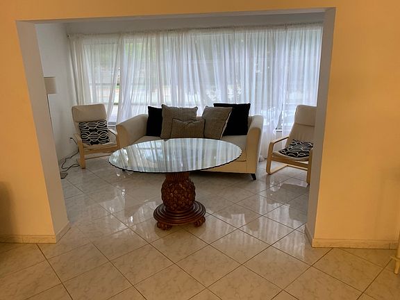 enclosed balcony/ relax room