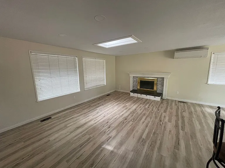 1168 Tulip Ln — Photo 14