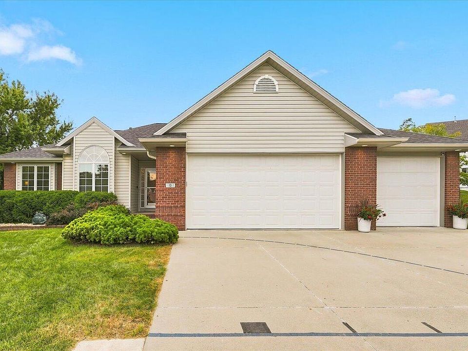 1st image of 101 Garwin Cir W