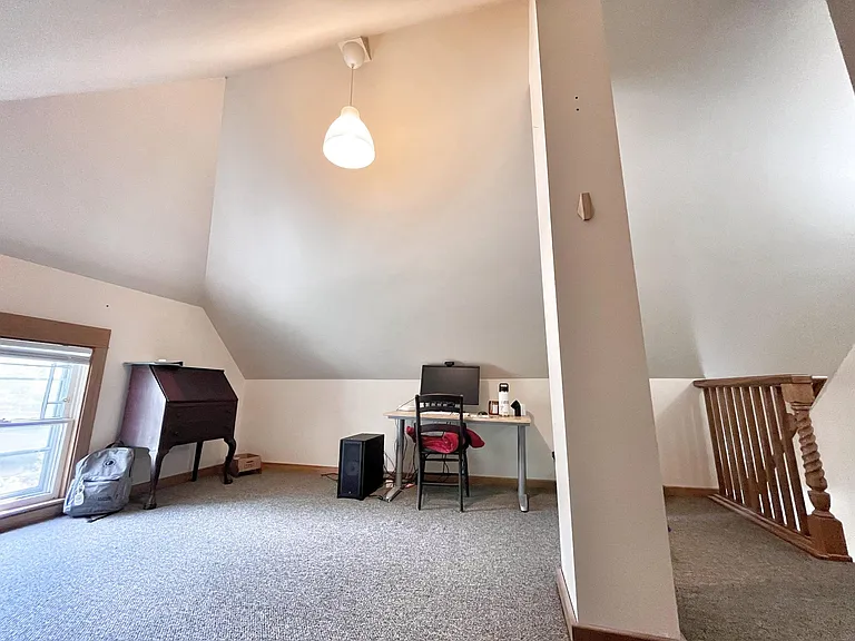 211 Prospect Ave NE #1 — Photo 10