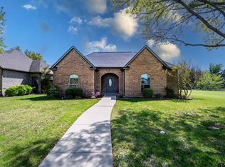 547 Oakridge Dr, Greenville, TX 75402