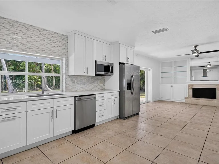 8220 SW 152nd St — Photo 43