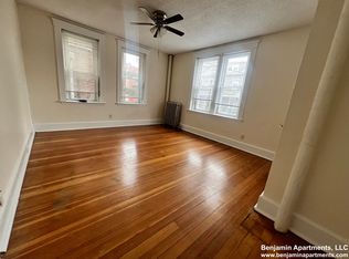 15 Barrows St #13, Allston, MA 02134