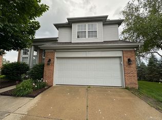 3125 Silverbrook Dr, Rochester, MI 48306
