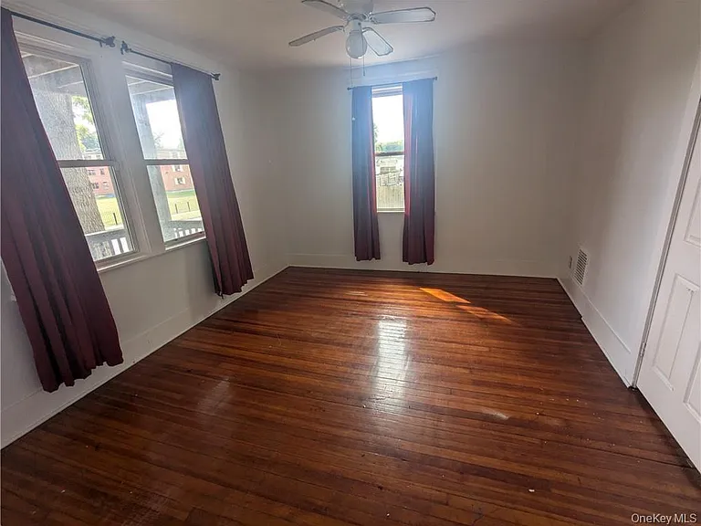216 Smith St #1 — Photo 6