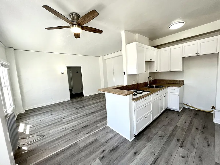 5613 Carlton Way #210 — Photo 9