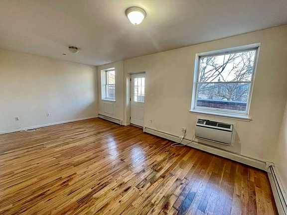 4th image of 257 15th St #22