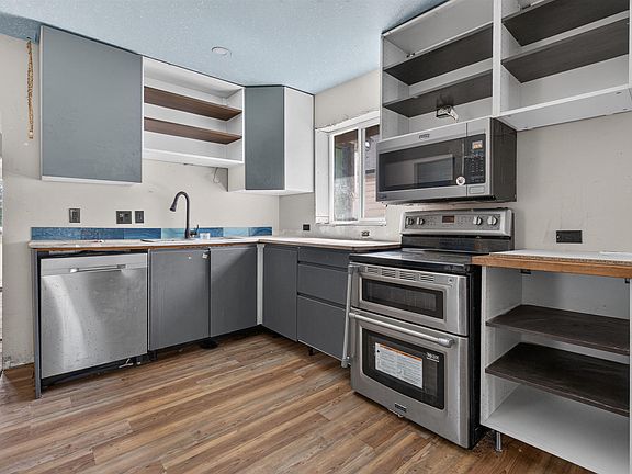 4th image of 11327 89th St NW