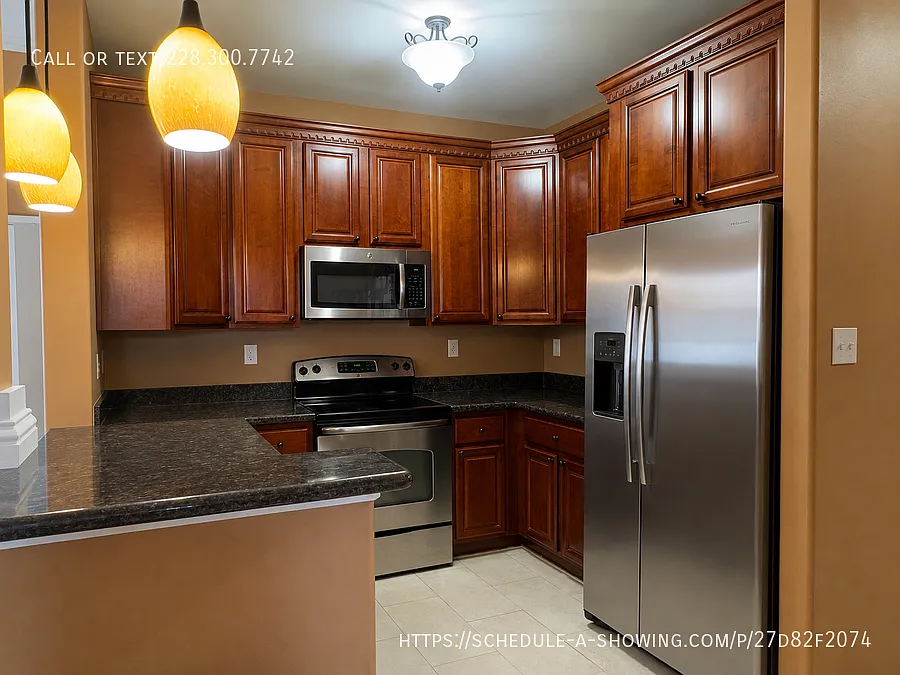 4 bed, 1852 sqft, $2,100 — Photo 3