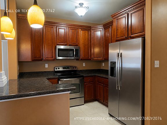 3rd image of 17063 Palm Ridge Dr