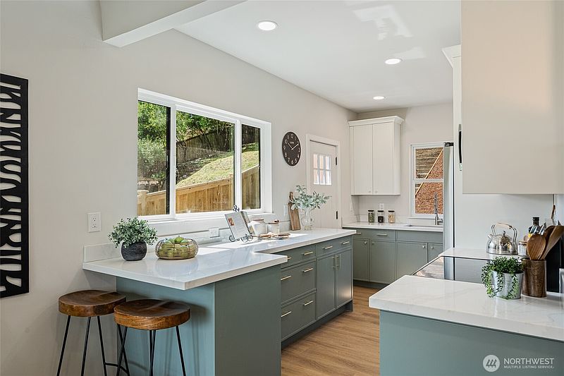 2nd image of 4015 Burton Place W