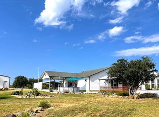202 Rio Llano Dr W, Llano, TX 78643