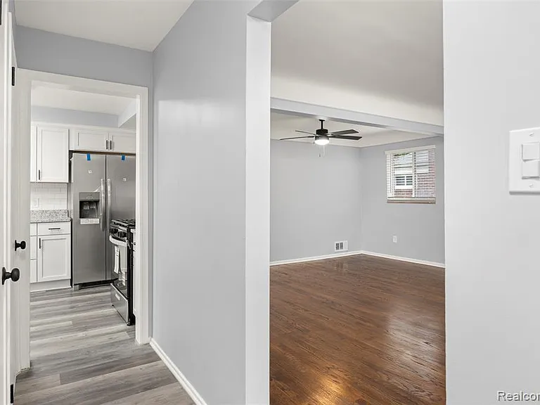 24270 Scotia Rd — Photo 4