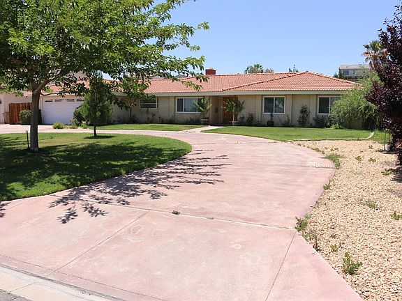 3rd image of 13200 Autumn Leaves Ave