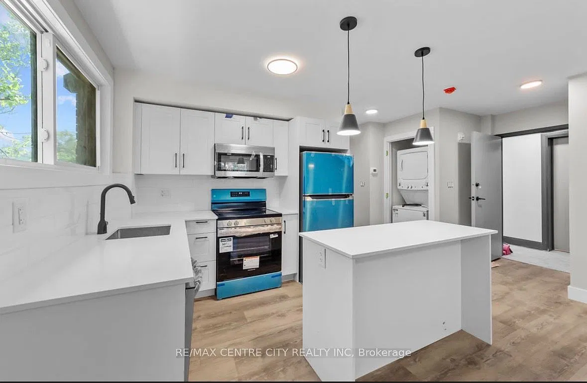 2 bed, $1,795 — Photo 2