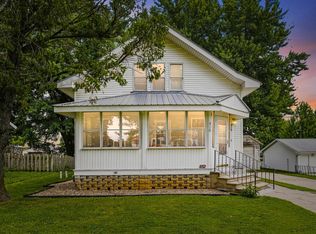 310 N Williams St, Earlville, IA 52041