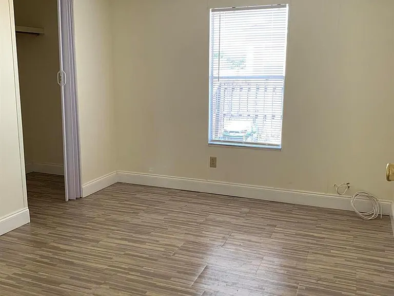 10629 S 228th Ln — Photo 10