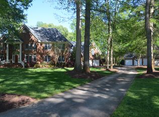 701 Fordsmere Ct, Chesapeake, VA 23322