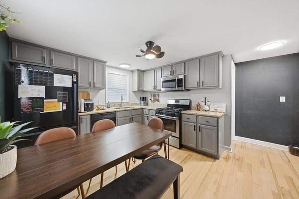 1409 Frederick St, Joliet, IL - More