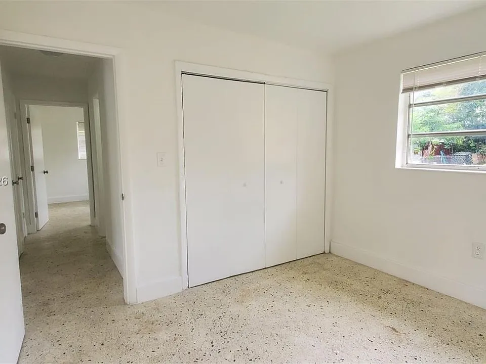 1032 SW 10th St