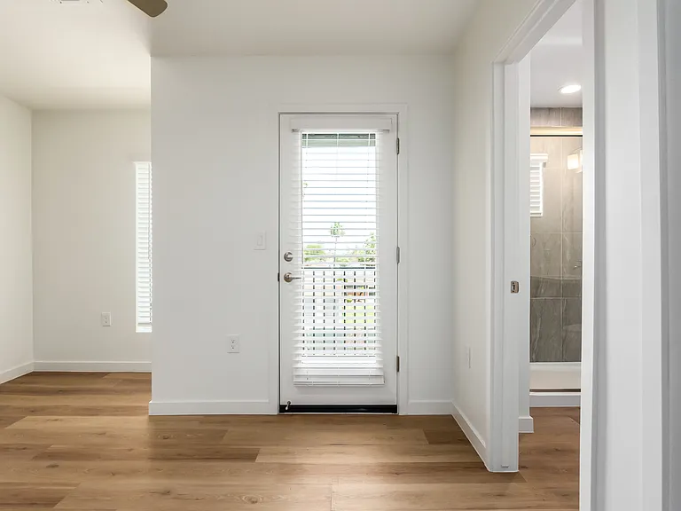 1818 W Earll Dr — Photo 28