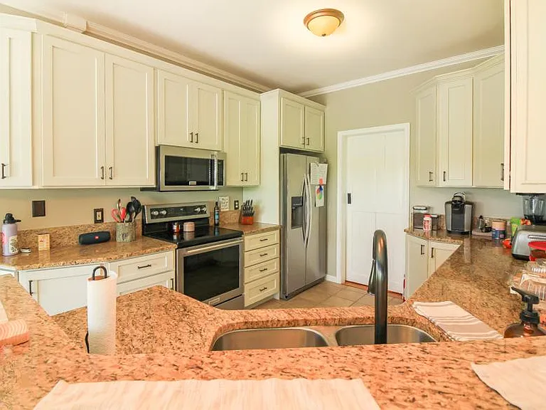 511 Riverview Ct — Photo 24