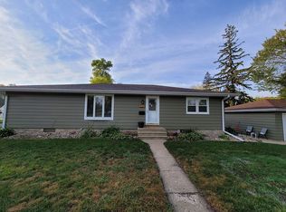 1220 3rd Ave N, Estherville, IA 51334