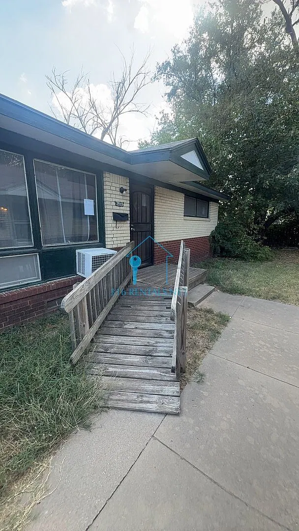 2939 S Hydraulic Ave — Photo 1