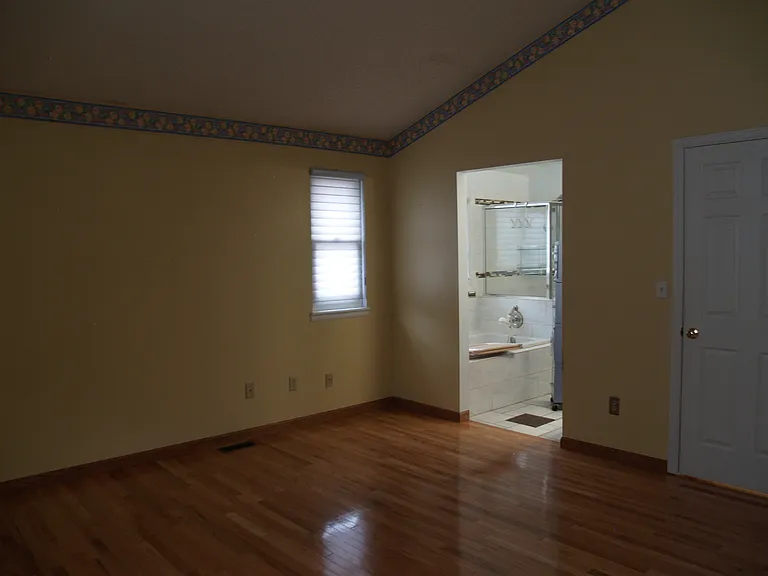 2419 S Gray Dr — Photo 10
