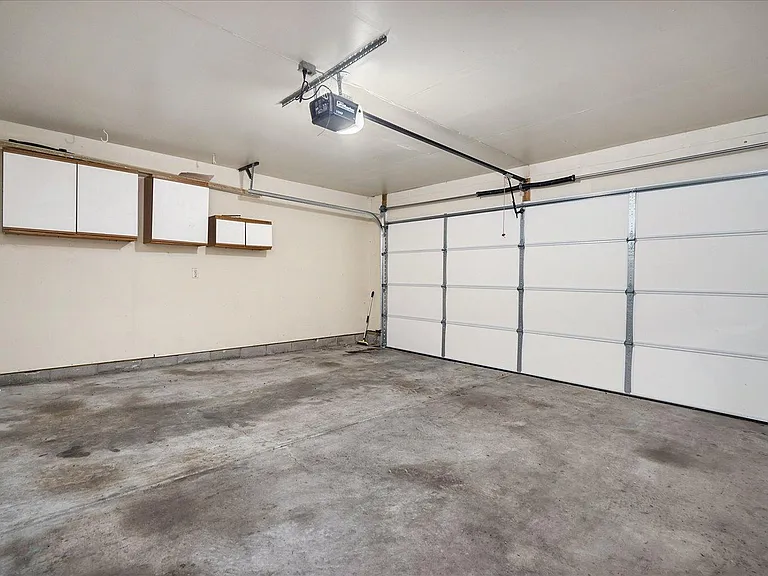 6226 Oakglen Dr — Photo 27