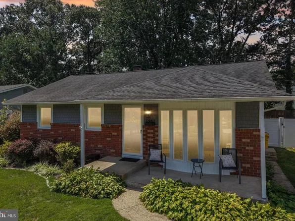 7983 Nolcrest Rd, Glen Burnie, MD 21061