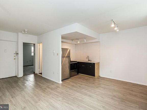 4th image of 3211 Powelton Ave APT C
