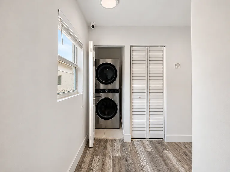 1407 NW 2nd St — Photo 12