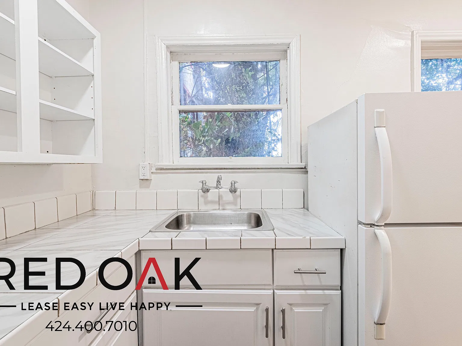 Sunlit 1-Bed with Walk-In Closet, Gated Entry and On-Site Laundry in the Heart of Silver Lake! — Photo 4