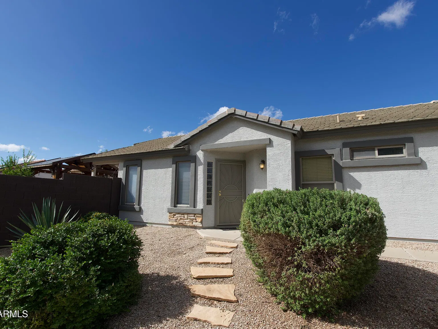 3 bed, 2.0 bath, 1119 sqft, $1,800 — Photo 2