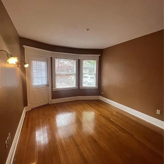 543 Potomac Ave — Photo 5