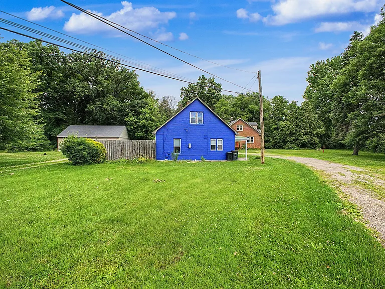 24915 Saint Paul Blvd — Photo 18