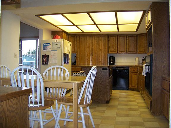 Spacious Kitchen w/ Knook