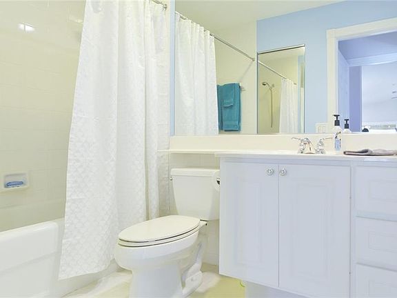 3rd image of 28072 Boccaccio Way
