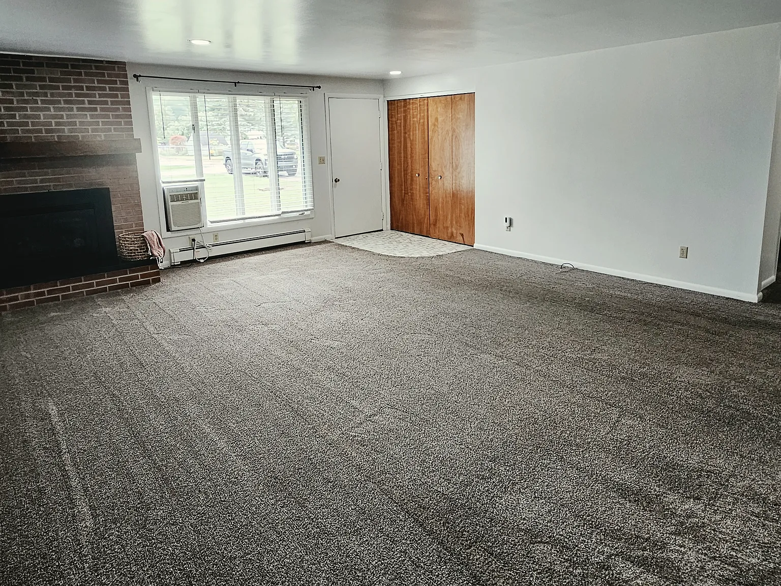 2 bed, 1018 sqft, $1,400 — Photo 1