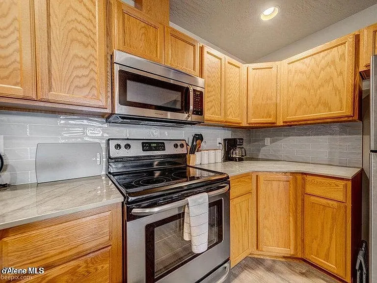 931 N Goldenrod Ct — Photo 5