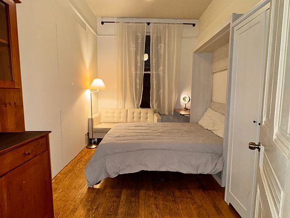 4th image of 2642 McAllister St