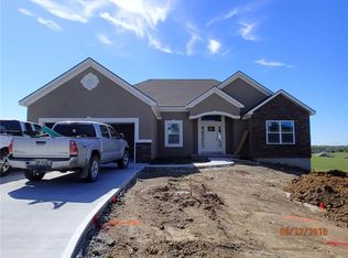 13944 Indian Ridge St, Saint Joseph, MO 64505