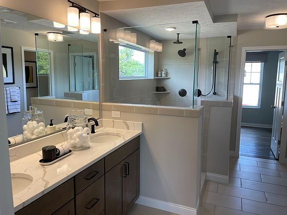 4th image of 8141 Stone Dr #15